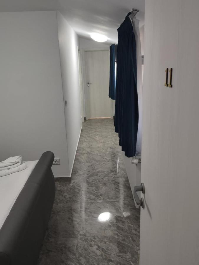 Hotel Ema&Zain ブカレスト エクステリア 写真